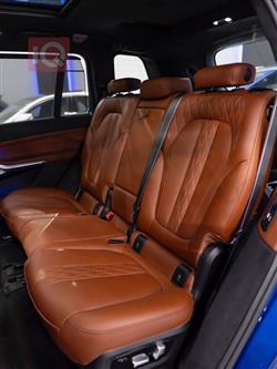 بی ئێم دەبڵیو X7